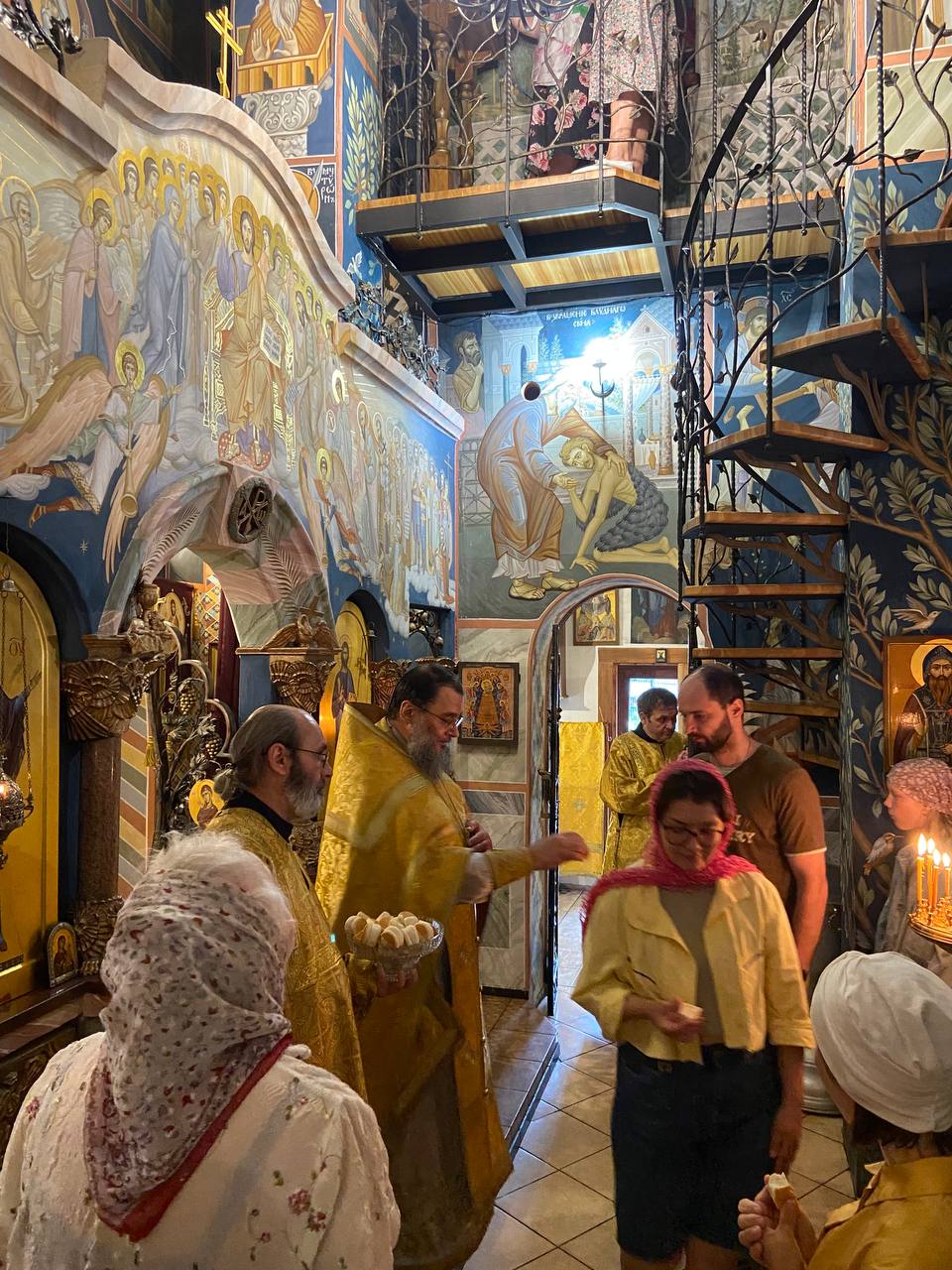 Литургия в Знаменской церкви